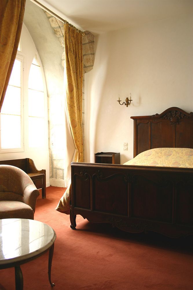 Hotel L'hostellerie Du Château De Bricquebec